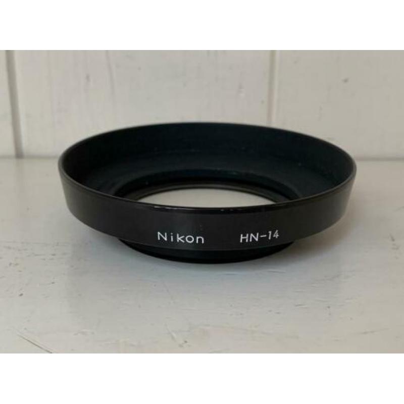 Zeldzame Nikon HN-14 zonnekap voor 20mm F4