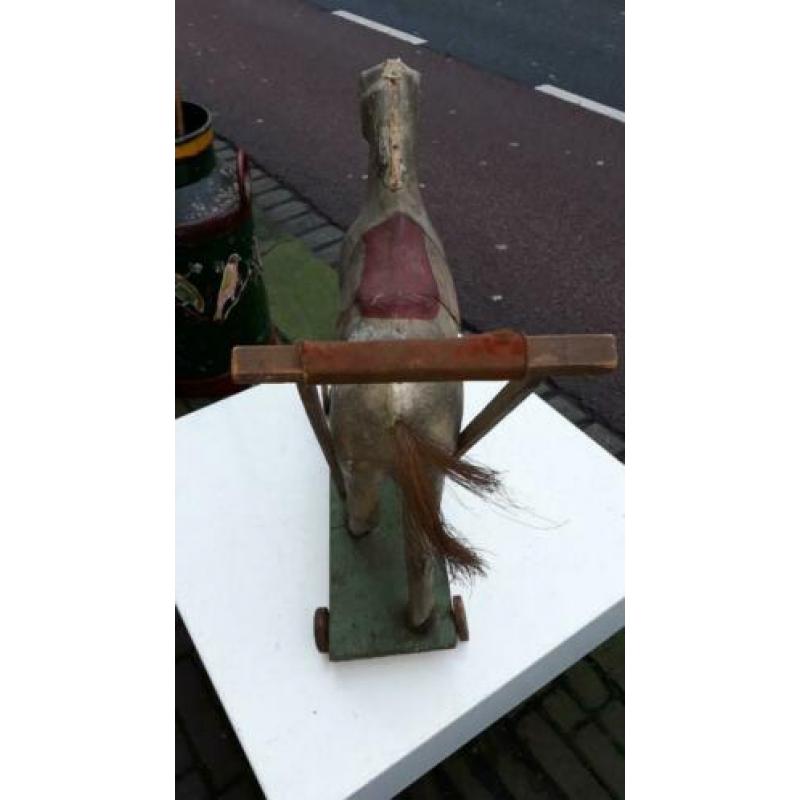 Antiek speelgoed paard / duw en trek speelgoed rond 1880