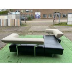 COR ARTHE verstelbaar zwart design leren bankstel met hocker