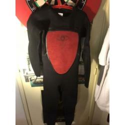 O’Neill wetsuit Mutant met kap size M 5,4mm nieuw