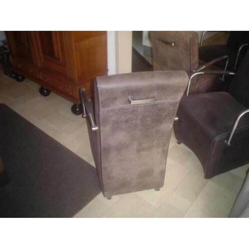 6 suede eetkamer stoelen op wieltjes ,