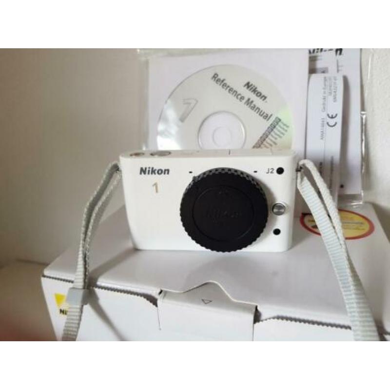 als nieuw nikon 1 j2body 820 clicks!!!