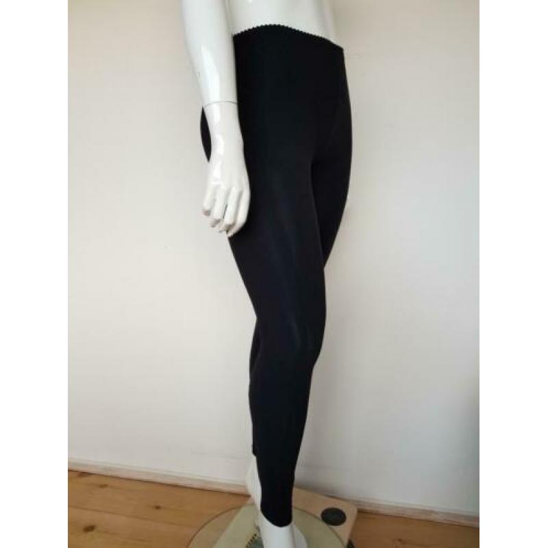 Marithé et Francois Girbaud legging. Mt. 40. Zwart/travelsto