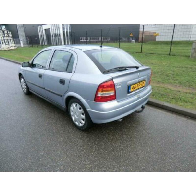 Opel Astra 1.6-16V Pearl