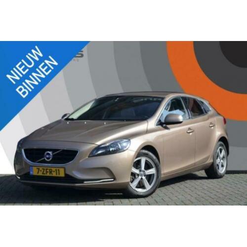 Volvo V40 2.0 D4 190 PK Momentum Navi Clima Cruise Trekhaak
