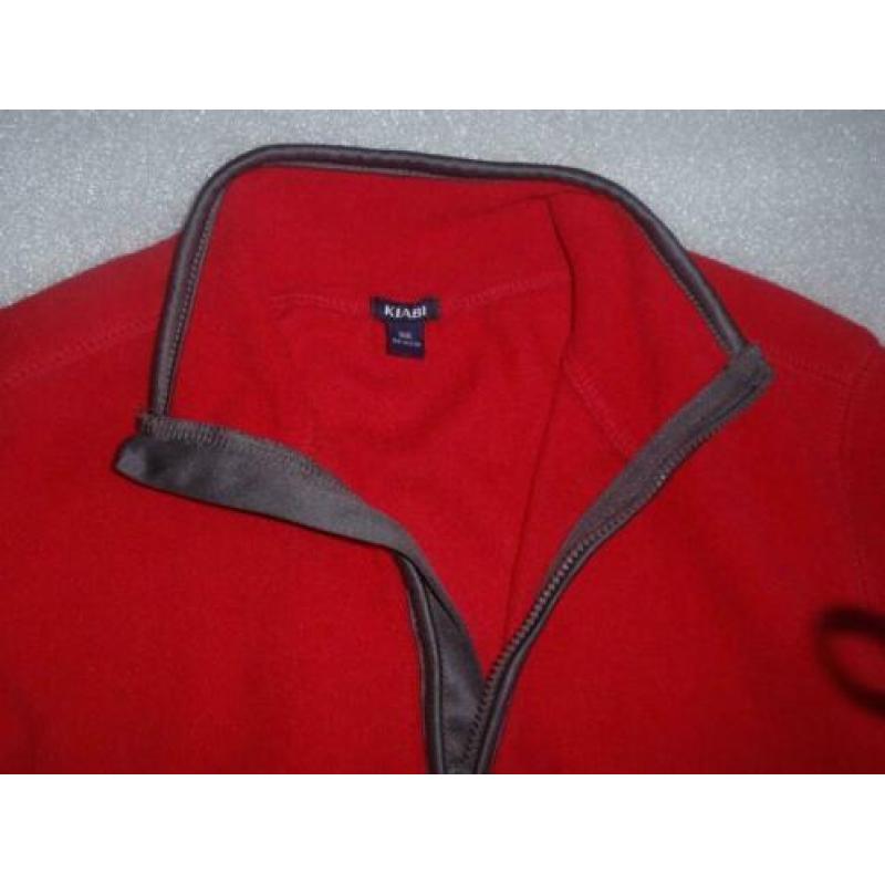 Maat 140 - kiabi - rode vest