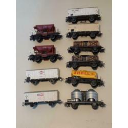Te koop: diverse oude wagons van Marklin