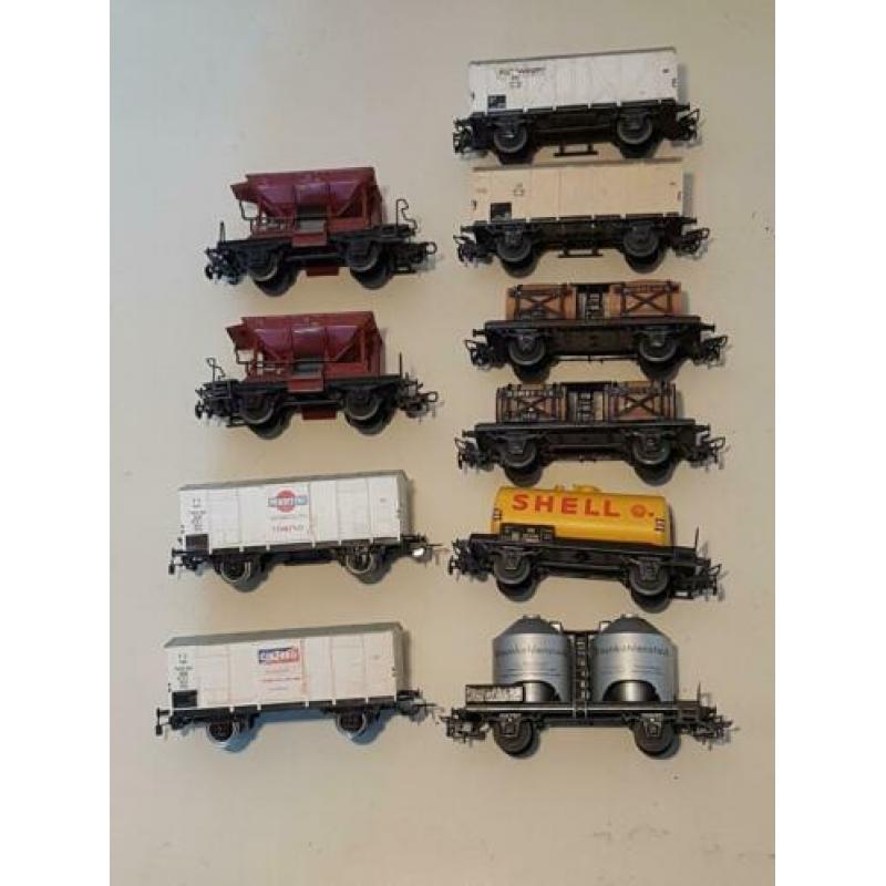 Te koop: diverse oude wagons van Marklin