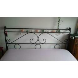 Tweepersoons bed, gietijzeren bed