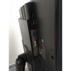 Lenovo L2440p 24 inch 1920x1200 monitor