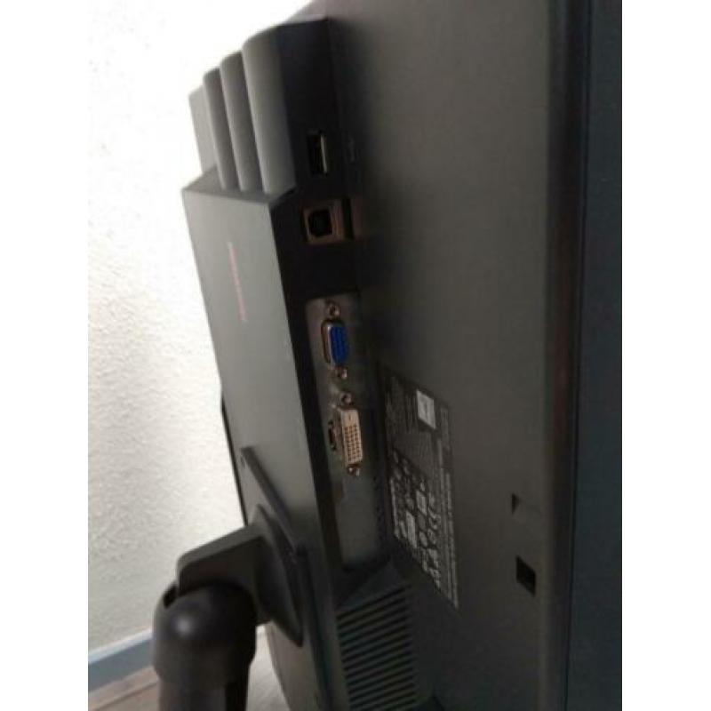 Lenovo L2440p 24 inch 1920x1200 monitor