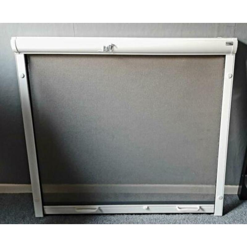 Rolhor systeem om voor raam te plaatsen. Rainbow collection