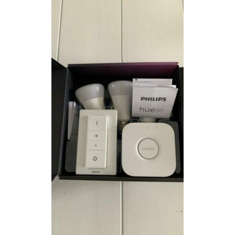 Hue Starterkit E27 color, met 3lampen, bridge en 2 dimmers