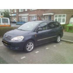 Toyota avensis verso DIESEL 7 zitter 1750€