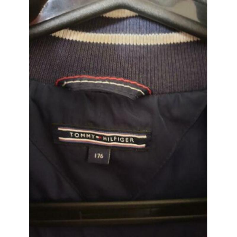 Tommy Hilfiger winterjas voor jongen maat 176