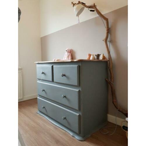Commode oud grenen grijs
