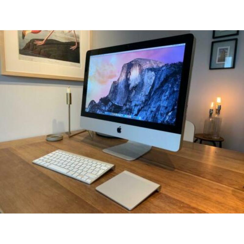 iMac 21.5in (Mid 2011) met Magic Trackpad en Keyboard