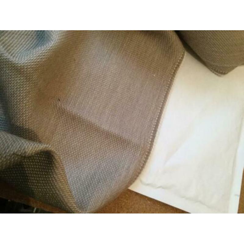 Meubelstof linnen beige lap is 2 meter 5 bij 1 meter 40