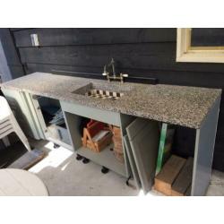 Terrazzo aanrechtblad (268 x 59 cm) met ingelegde gootsteen