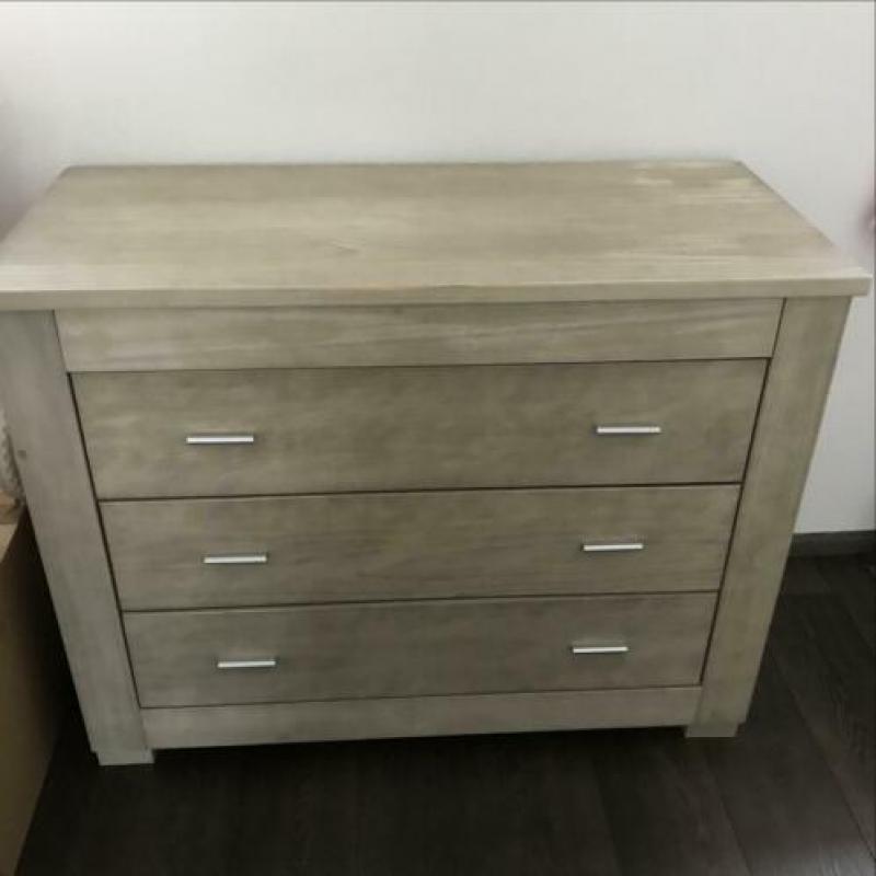 Kast en commode+ bijpassende plank