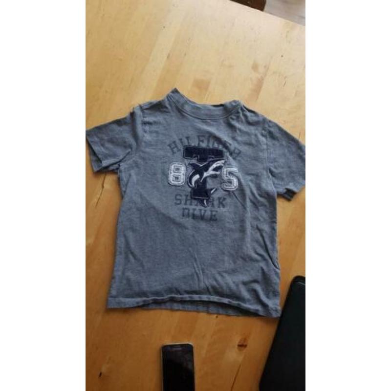 Selectie van t shirts en truien maat 122/128 diverse merken