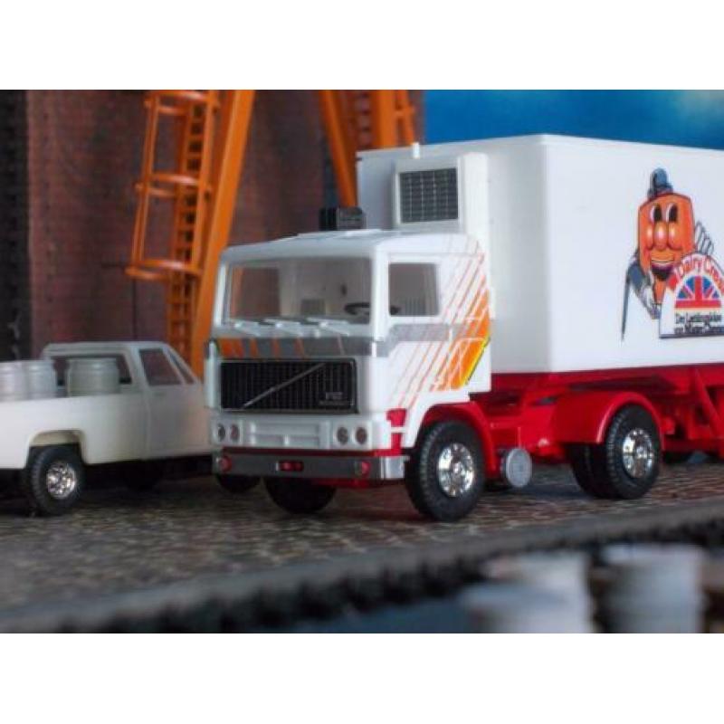 Volvo F12 trekker/oplegger Dairy Crest Cheese - Albedo