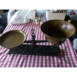 Oude weegschaal 52/25 cm