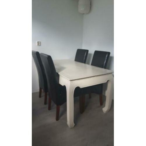 Eettafel met 4 stoelen