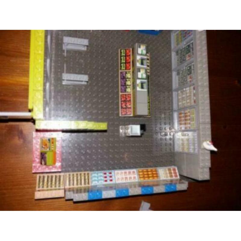Lego Plus Bricks supermarkt