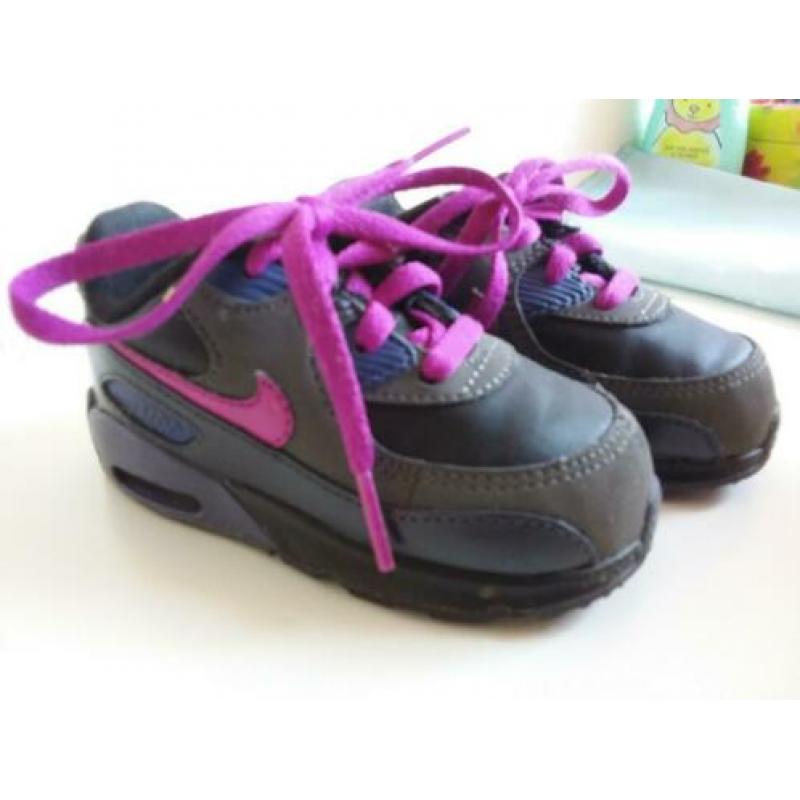 Nike kinderschoen maat 22