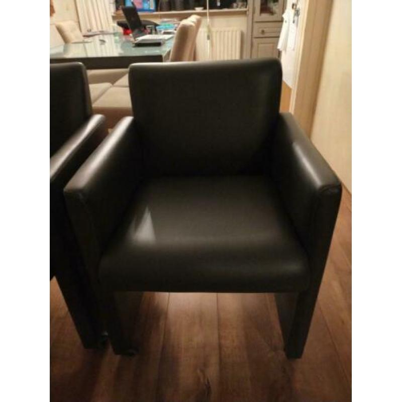 Leren stoelen