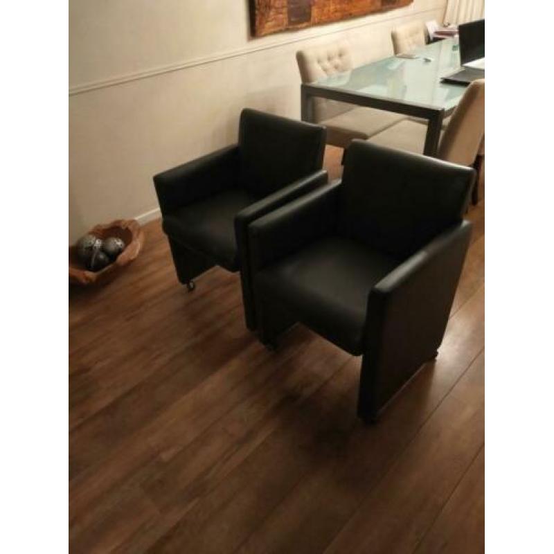 Leren stoelen