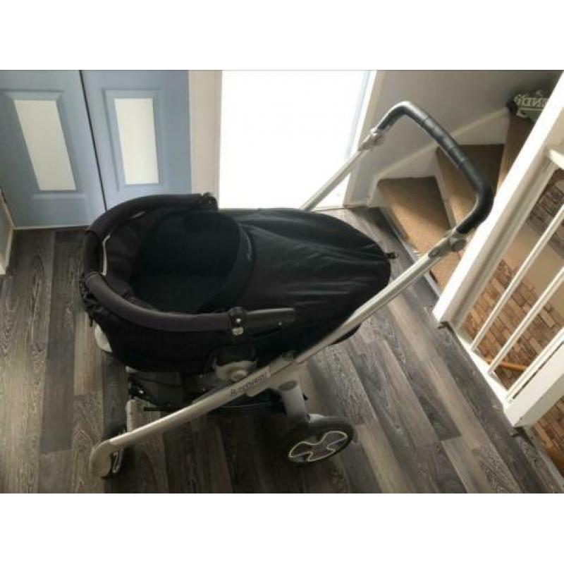 Complete set Maxi Cosi Elea en Pebble auto stoel.