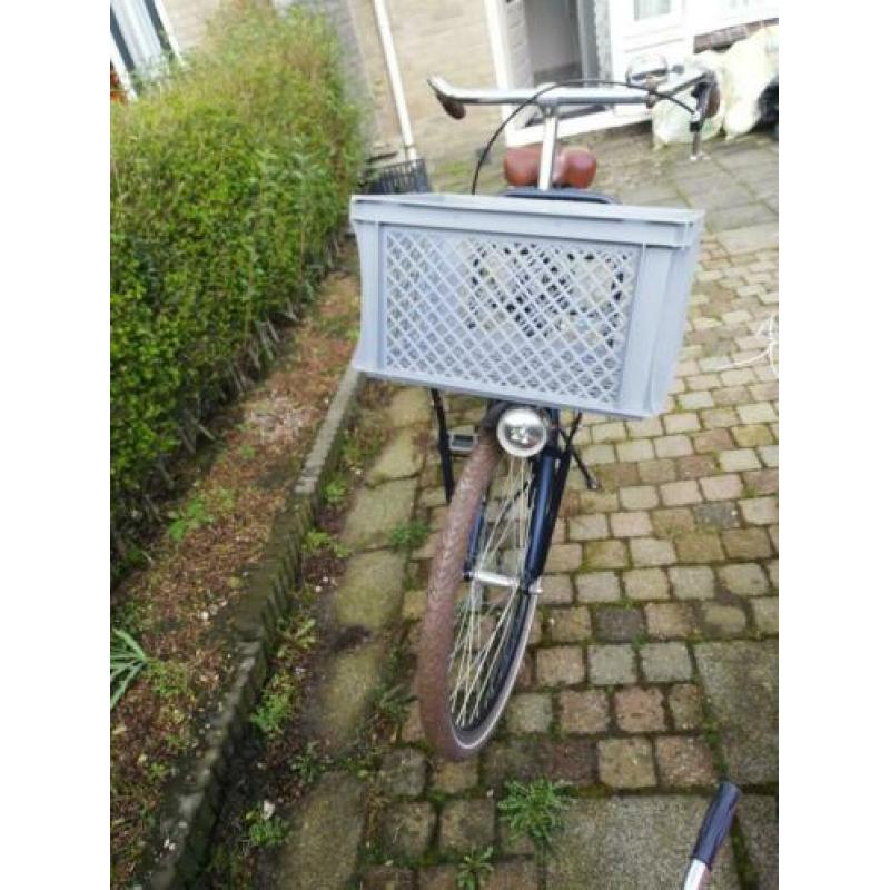 Mooie Vogue transporter fiets met krat