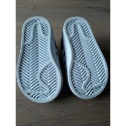 Adidas sneakers maat 19