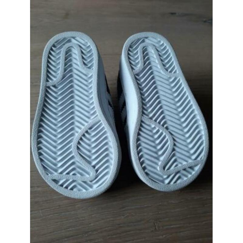 Adidas sneakers maat 19