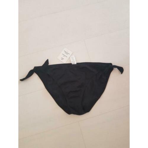 Nieuw! met kaartje, zwart bikini broekje maat 46!