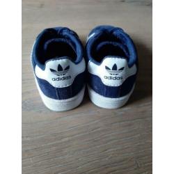 Adidas sneakers maat 19