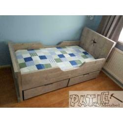 houten bed, op maat gemaakt, gratis bezorgen