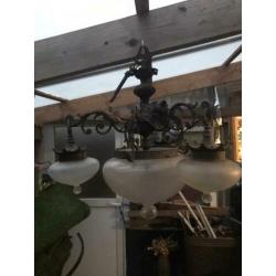 Te koop 2 antieke hanglampen