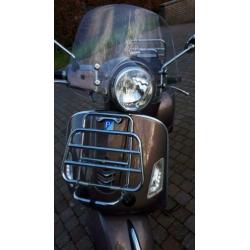 vespa GTS 125 cc Touring . 10/2017 Nieuwe staat !!!