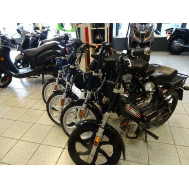 tomos 25km/h met olietank V.A €895 div ook Estart Nieuwstaat