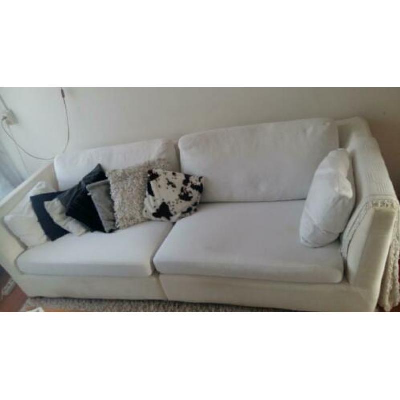 Mooie ruime comfortabele witte bank