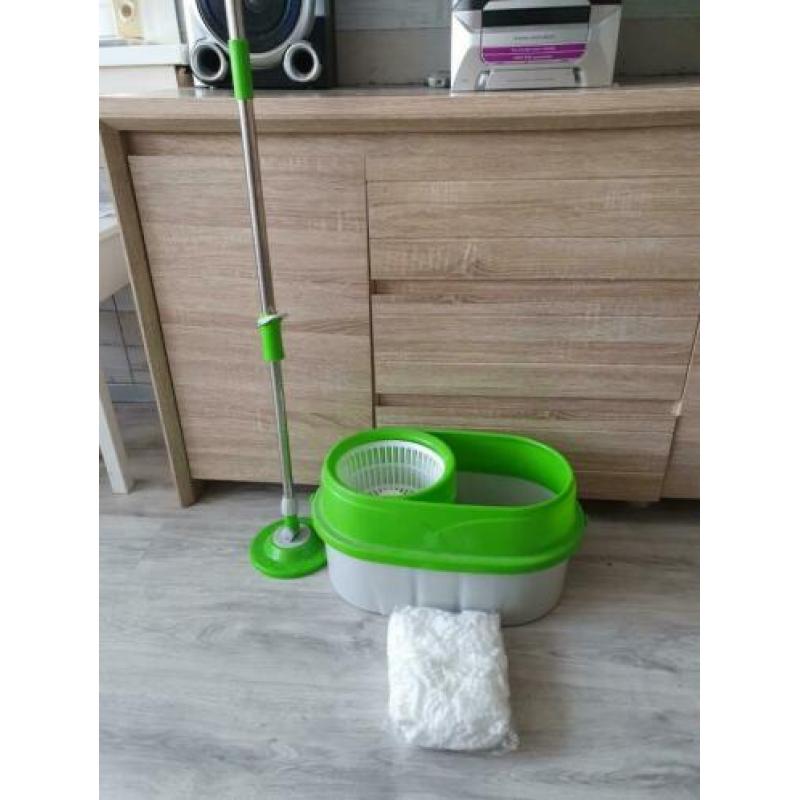 Roterende dweilemmer met mop