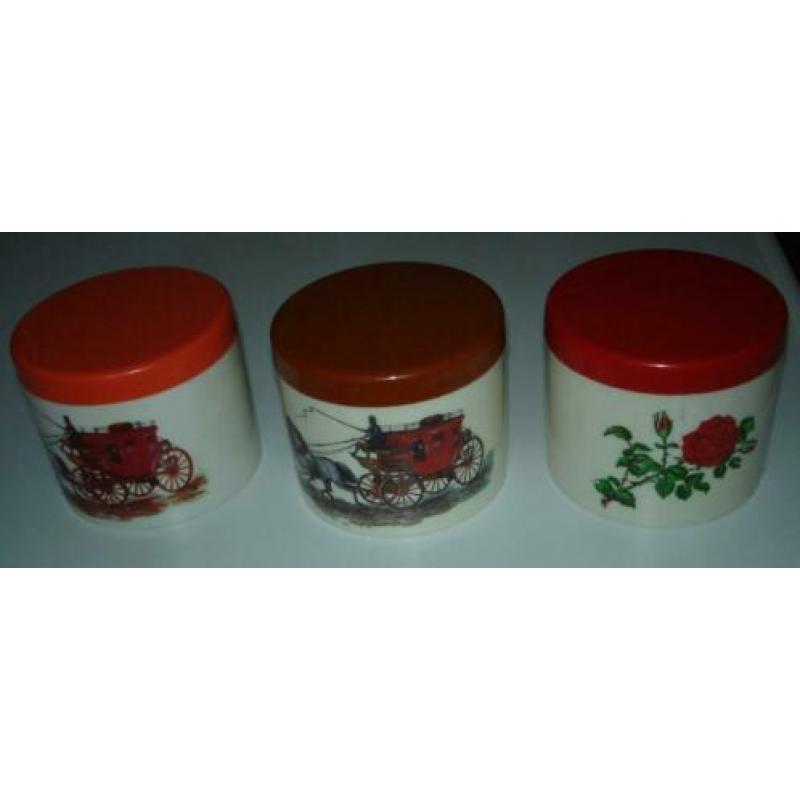 Drie VINTAGE voorraad busjes kunststof
