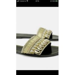*IN NIEUWSTAAT* ZARA platte sandalen met SCHELPEN