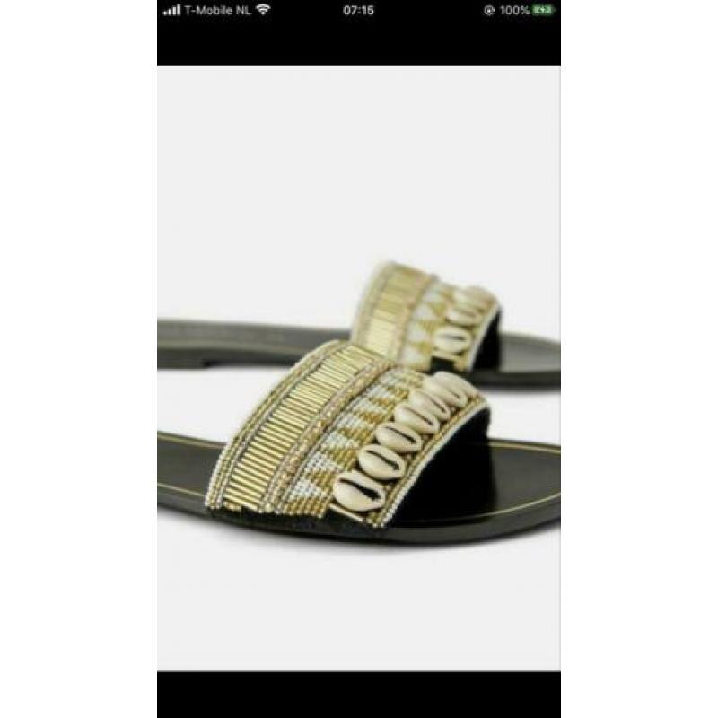 *IN NIEUWSTAAT* ZARA platte sandalen met SCHELPEN