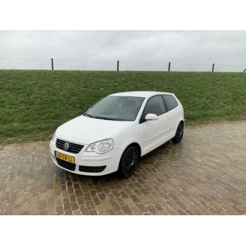 Volkswagen Polo 1.4 55KW Turijn 2005 Wit
