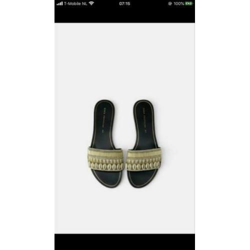 *IN NIEUWSTAAT* ZARA platte sandalen met SCHELPEN