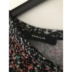 Vanilia jurk mooie kleurtjes maat 42 € 27,50